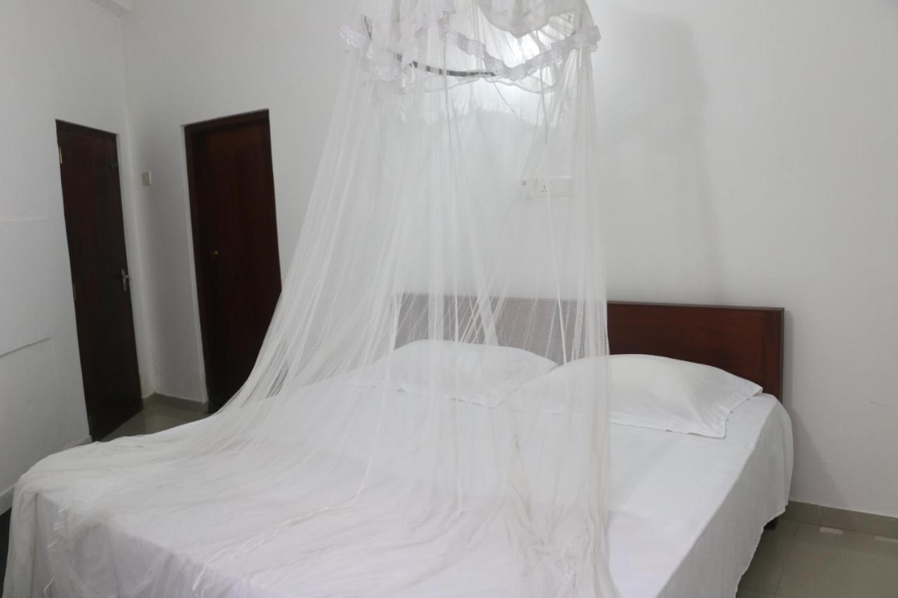 A.V.N Homestay ウナワトゥナ エクステリア 写真
